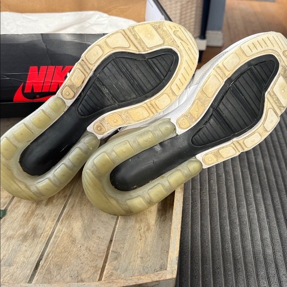 Nike White and Black Air Max 270 Sneakers - Picture 5 of 6